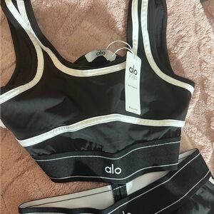 ALO Yoga Black sports bra with white trim & matching leggings